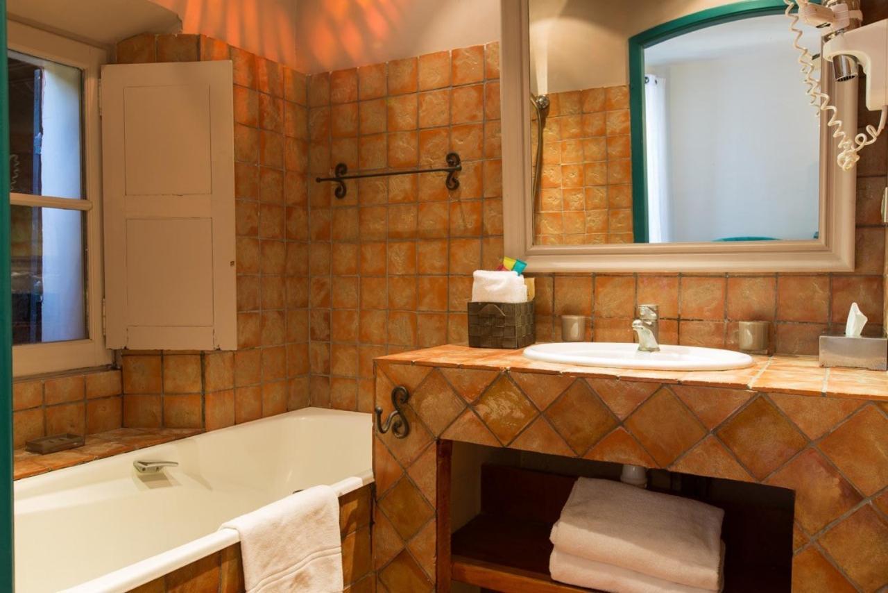 Le Jardin D'Emile Hotel Cassis Bilik gambar